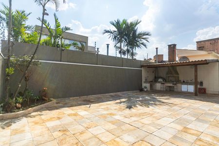 Casa à venda com 550m², 5 quartos e 6 vagasÁrea Externa