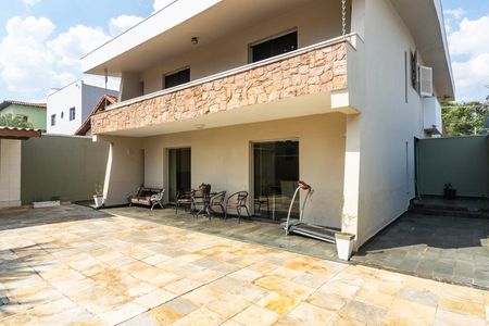 Casa à venda com 550m², 5 quartos e 6 vagasÁrea Externa