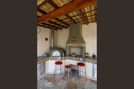 Casa à venda com 550m², 5 quartos e 6 vagasChurrasqueira