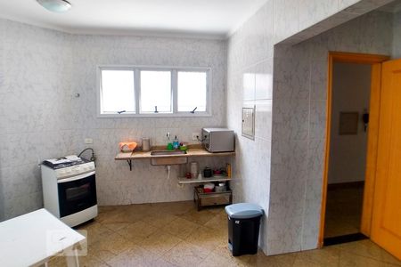 Apartamento à venda com 180m², 4 quartos e 4 vagas Apartamento à venda com 180m², 4 quartos e 4 vagasÁrea comum - Salão de festas