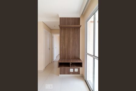 Sala - painel para TV de apartamento para alugar com 2 quartos, 52m² em Vila Galvão, Guarulhos