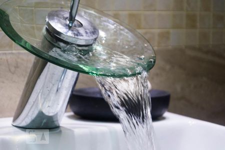 Casa para alugar com 354m², 3 quartos e 3 vagas Casa para alugar com 354m², 3 quartos e 3 vagasBanheiro Suite 2