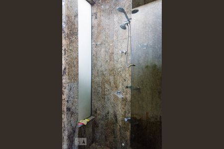 Casa para alugar com 354m², 3 quartos e 3 vagas Casa para alugar com 354m², 3 quartos e 3 vagasBanheiro suite master