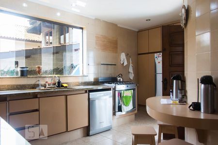 Casa para alugar com 354m², 3 quartos e 3 vagas Casa para alugar com 354m², 3 quartos e 3 vagasCozinha