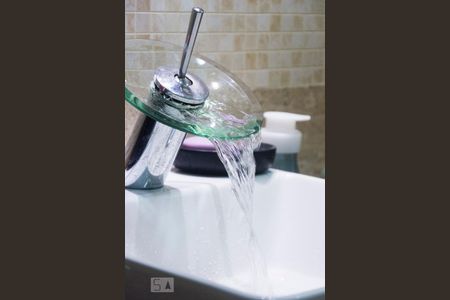 Casa para alugar com 354m², 3 quartos e 3 vagas Casa para alugar com 354m², 3 quartos e 3 vagasBanheiro Suite 1