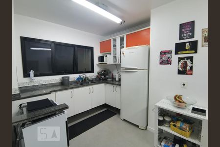 Apartamento à venda com 163m², 3 quartos e 3 vagas Apartamento à venda com 163m², 3 quartos e 3 vagasCozinha