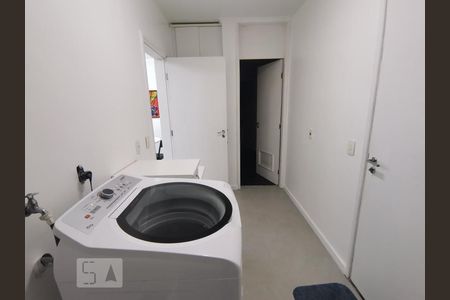 Apartamento à venda com 163m², 3 quartos e 3 vagas Apartamento à venda com 163m², 3 quartos e 3 vagasDetalhe da area de serviço