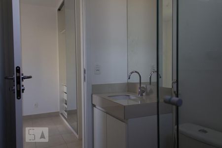 Apartamento para alugar com 60m², 2 quartos e 1 vaga Apartamento para alugar com 60m², 2 quartos e 1 vagaBanheiro da Suíte 1