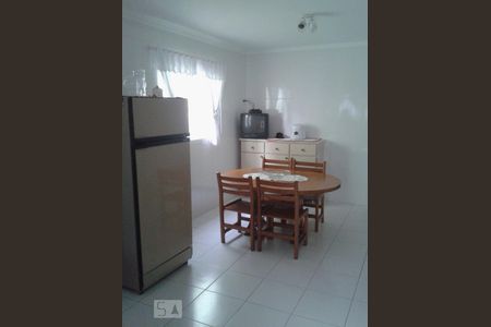 Casa à venda com 120m², 3 quartos e 4 vagas Casa à venda com 120m², 3 quartos e 4 vagasCozinha