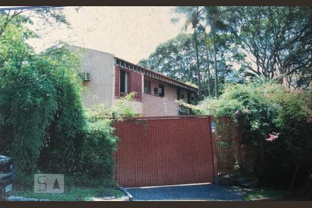 Casa à venda com 460m², 2 quartos e 3 vagasFachada