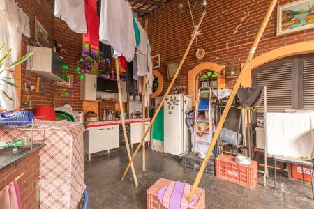 Casa à venda com 250m², 3 quartos e 8 vagas Casa à venda com 250m², 3 quartos e 8 vagasÁrea de serviço