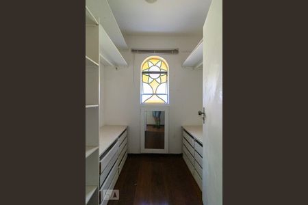 Casa de condomínio à venda com 202m², 3 quartos e 2 vagasSuíte