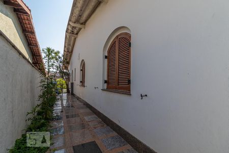 Casa de condomínio à venda com 202m², 3 quartos e 2 vagasQuintal
