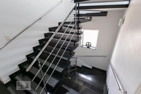 Casa de condomínio à venda com 380m², 3 quartos e 3 vagas2o. Andar - Escadas