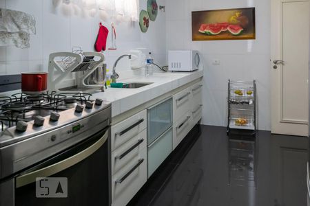 Casa de condomínio à venda com 380m², 3 quartos e 3 vagas1o. Andar - Cozinha
