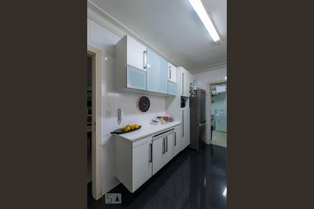 Casa de condomínio à venda com 380m², 3 quartos e 3 vagas1o. Andar - Cozinha