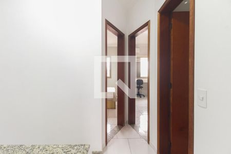 Casa de condomínio à venda com 89m², 3 quartos e 2 vagas Casa de condomínio à venda com 89m², 3 quartos e 2 vagasCorredor de Acesso aos Quartos