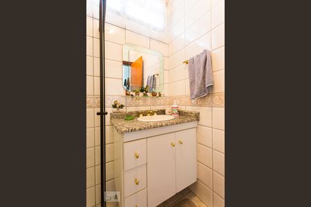 Casa à venda com 220m², 3 quartos e 3 vagasBanheiro 1