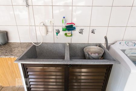 Casa à venda com 220m², 3 quartos e 3 vagasÁrea de Serviço