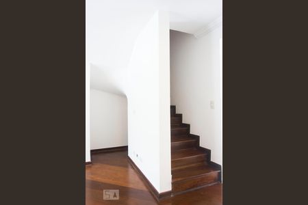 Sala de casa de condomínio à venda com 2 quartos, 110m² em Vila Suzana, São Paulo