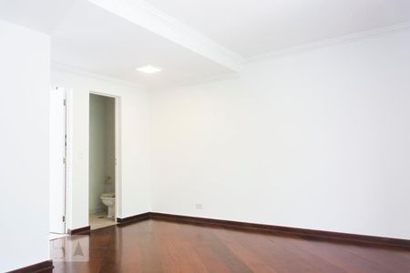 Sala de casa de condomínio à venda com 2 quartos, 110m² em Vila Suzana, São Paulo