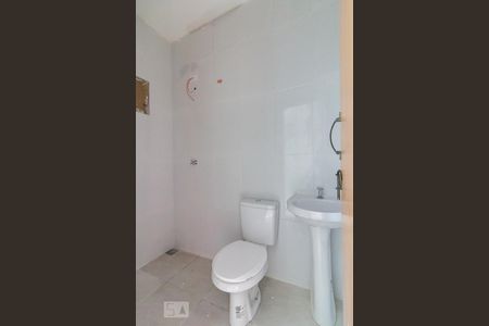 Banheiro de casa para alugar com 1 quarto, 60m² em Vila Itapoan, Guarulhos