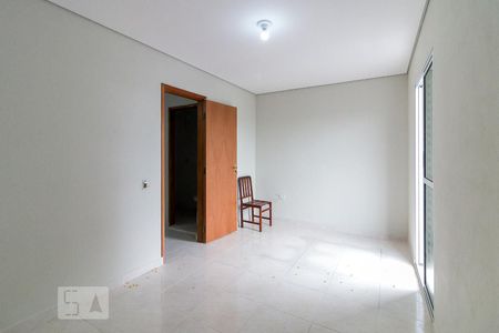 Quarto de casa para alugar com 1 quarto, 60m² em Vila Itapoan, Guarulhos