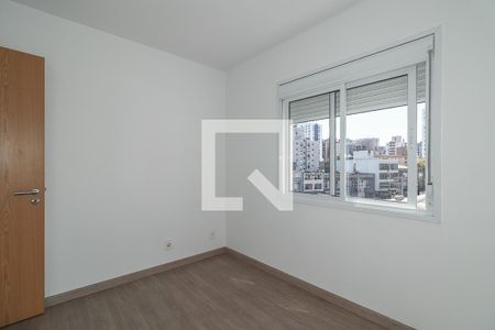 Quarto  de apartamento para alugar com 2 quartos, 65m² em Santa Cecilia, Porto Alegre
