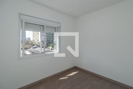 Quarto  de apartamento para alugar com 2 quartos, 65m² em Santa Cecilia, Porto Alegre