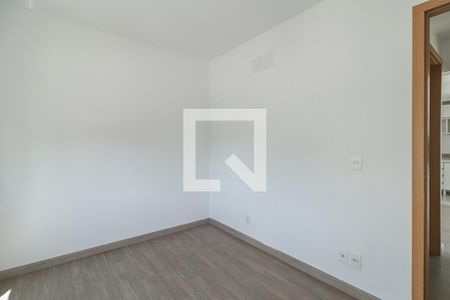 Quarto  de apartamento para alugar com 2 quartos, 65m² em Santa Cecilia, Porto Alegre