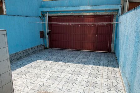 Casa à venda com 150m², 4 quartos e 5 vagasFundos