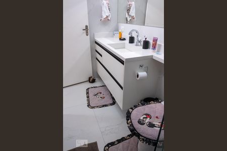 Casa à venda com 150m², 4 quartos e 5 vagasBanheiro