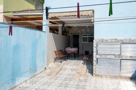 Casa à venda com 150m², 4 quartos e 5 vagasFundos
