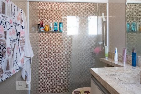 Casa à venda com 150m², 4 quartos e 5 vagasBanheiro da Suíte