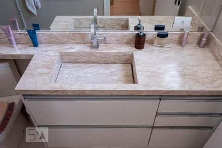 Casa à venda com 150m², 4 quartos e 5 vagasBanheiro da Suíte