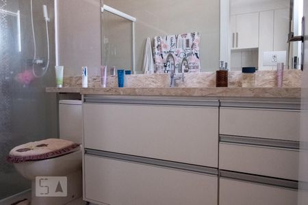 Casa à venda com 150m², 4 quartos e 5 vagasBanheiro da Suíte