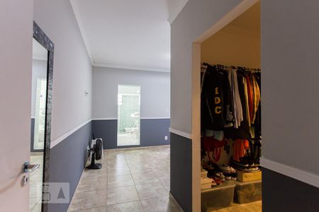 Casa à venda com 190m², 2 quartos e 2 vagasSuíte