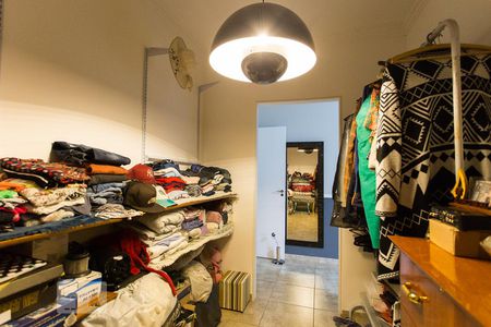 Casa à venda com 190m², 2 quartos e 2 vagasCloset da Suíte