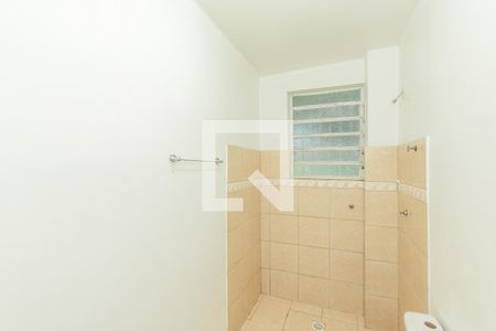 Banheiro de apartamento à venda com 1 quarto, 46m² em Teresópolis, Porto Alegre