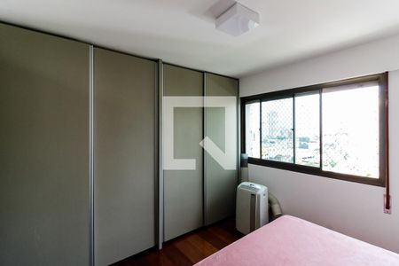 Apartamento à venda com 330m², 4 quartos e 4 vagas Apartamento à venda com 330m², 4 quartos e 4 vagasQuarto 2 - Suíte