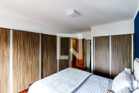 Apartamento à venda com 330m², 4 quartos e 4 vagas Apartamento à venda com 330m², 4 quartos e 4 vagasQuarto 1 - Suíte