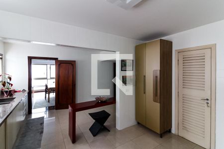 Apartamento à venda com 330m², 4 quartos e 4 vagas Apartamento à venda com 330m², 4 quartos e 4 vagasCozinha