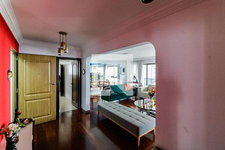 Apartamento à venda com 330m², 4 quartos e 4 vagas Apartamento à venda com 330m², 4 quartos e 4 vagasHall de Entrada