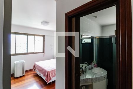 Apartamento à venda com 330m², 4 quartos e 4 vagas Apartamento à venda com 330m², 4 quartos e 4 vagasQuarto 2 - Suíte