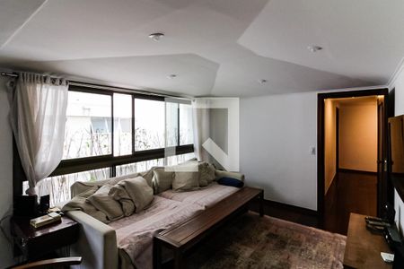 Apartamento à venda com 330m², 4 quartos e 4 vagas Apartamento à venda com 330m², 4 quartos e 4 vagasSala de TV