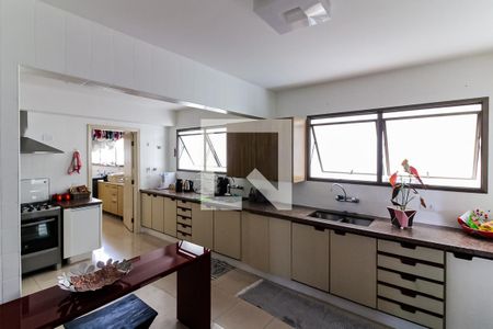 Apartamento à venda com 330m², 4 quartos e 4 vagas Apartamento à venda com 330m², 4 quartos e 4 vagasCozinha