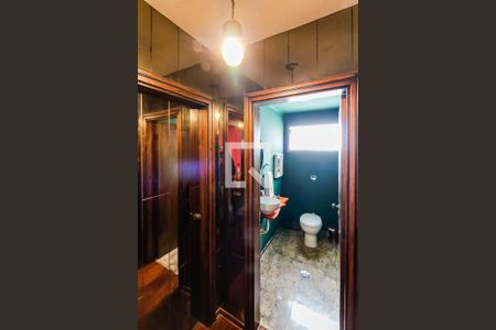 Apartamento à venda com 330m², 4 quartos e 4 vagas Apartamento à venda com 330m², 4 quartos e 4 vagasLavabo