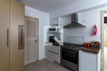 Apartamento à venda com 330m², 4 quartos e 4 vagas Apartamento à venda com 330m², 4 quartos e 4 vagasCozinha
