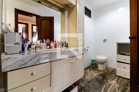 Apartamento à venda com 330m², 4 quartos e 4 vagas Apartamento à venda com 330m², 4 quartos e 4 vagasBanheiro Social