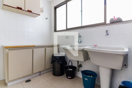 Apartamento à venda com 330m², 4 quartos e 4 vagas Apartamento à venda com 330m², 4 quartos e 4 vagasÁrea de Serviço